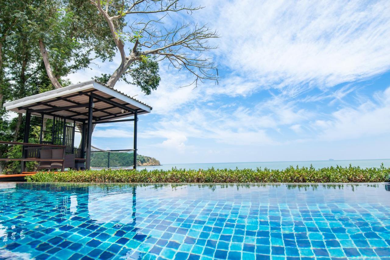 Koh Sirey Beachfront Pool Villa Phuket Kültér fotó