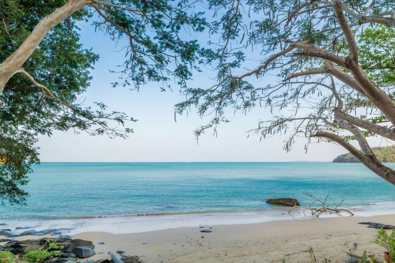 Koh Sirey Beachfront Pool Villa Phuket Kültér fotó