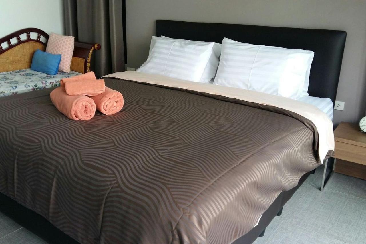 Koh Sirey Beachfront Pool Villa Phuket Kültér fotó
