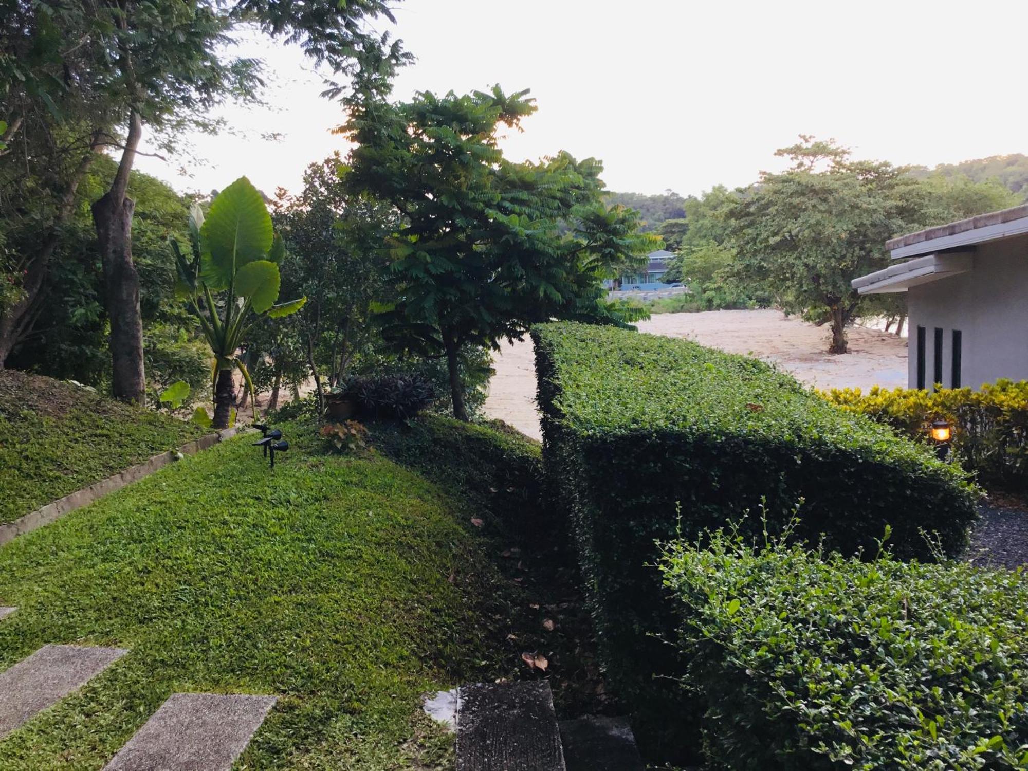Koh Sirey Beachfront Pool Villa Phuket Kültér fotó