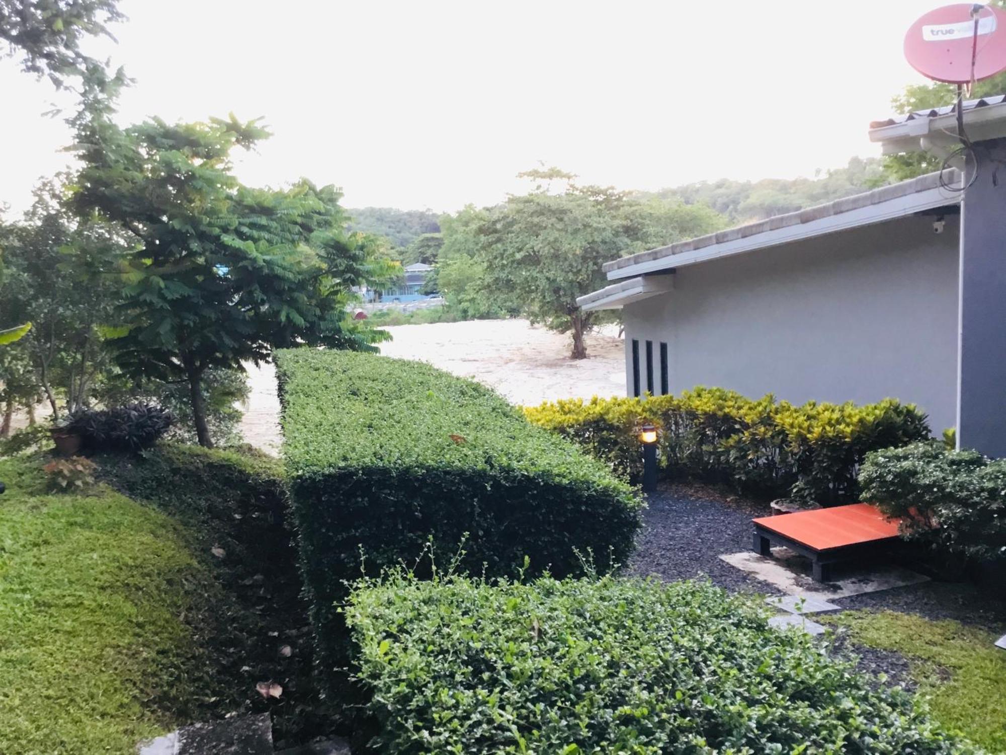 Koh Sirey Beachfront Pool Villa Phuket Kültér fotó